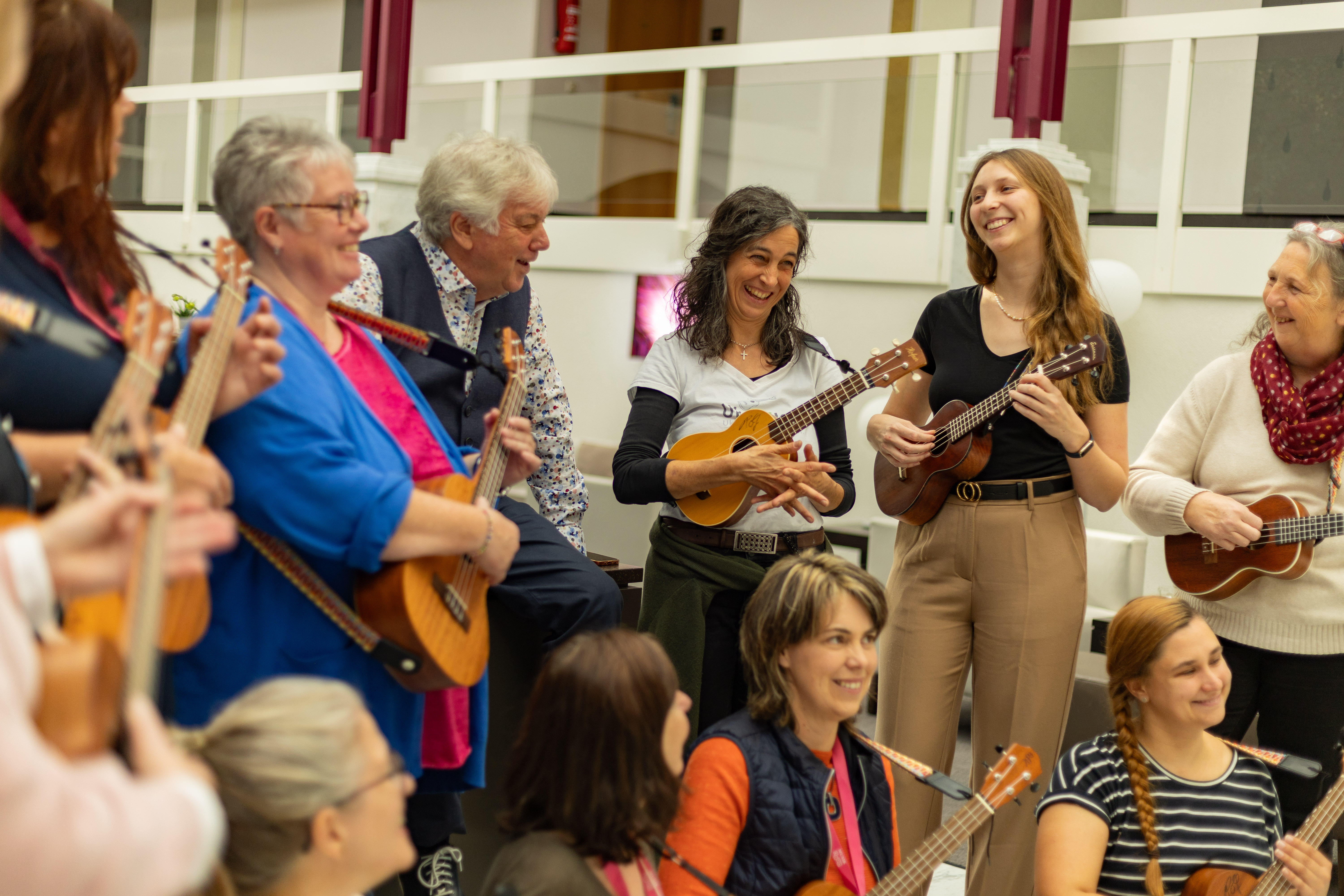 Wie die „Ukuleile“-Methode („Ukulele-leicht-lernen“) den Schulalltag an Ganztagsschulen bereichern kann
