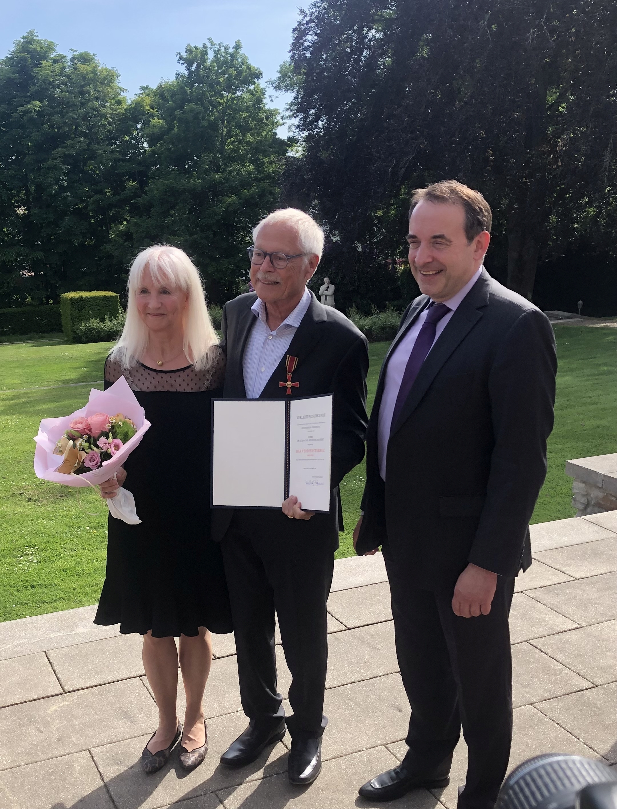Foto Rolf Richter, von links nach rechts: Karin Seelmann-Eggebert, Dr. Guido Seelmann-Eggebert, Prof. Dr. Alexander Lorz